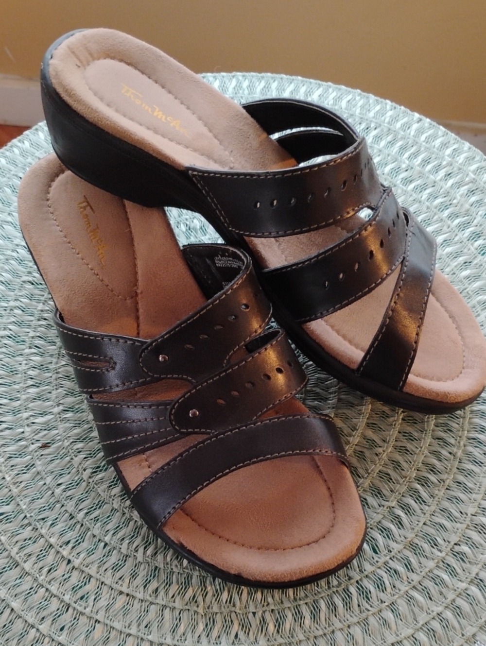 NWOT WOMENS THOM MCAN SLIDE ON SANDALS